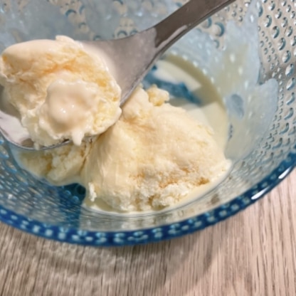 アイス作りにハマっています♡
牛乳でアイスができるなんて！しかも簡単でした！